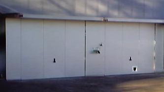 Portes de garage en panneaux aluminium éloxé