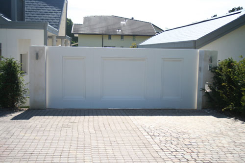 Portail coulissant inox thermopoudré, motorisation Marantec